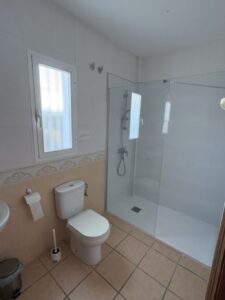En suite bathroom