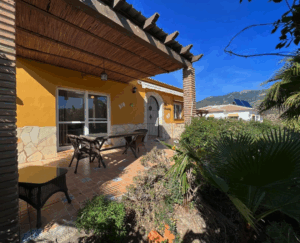 Lower shaded terrace