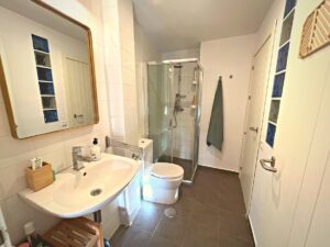 034 Bathroom 3